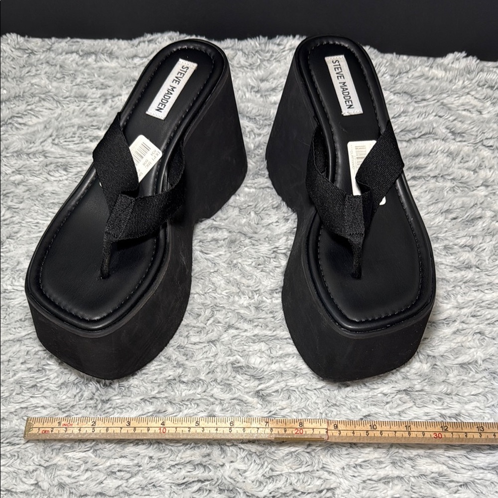 Steve Madden Gwen Black Platform Thong Sandals Flip Flops - Picture 7 of 7